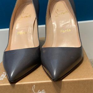 Stellar, Sexy Louboutin Stilleto's in Grey